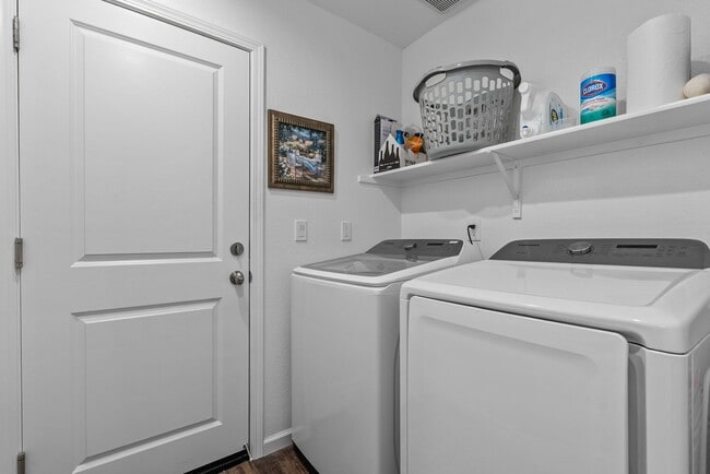 Building Photo - FURNISHED! 3 Bedroom, 2 Bathroom New Home ...