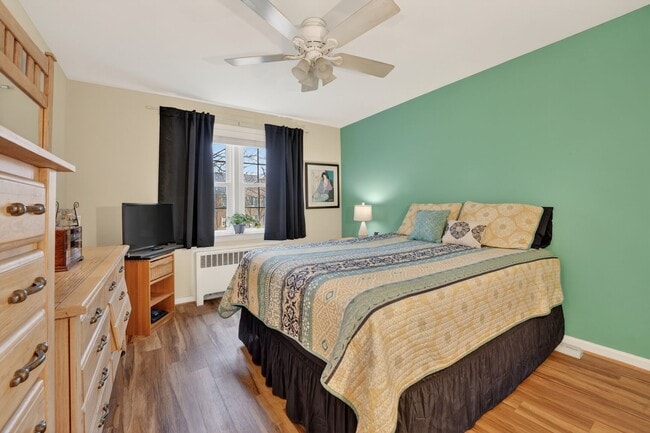 Building Photo - 2208 Colston Dr