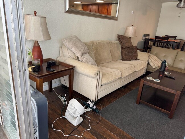 Building Photo - 2415 Ala Wai Blvd