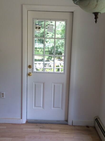 Building Photo - 501 Laurel Hill Rd