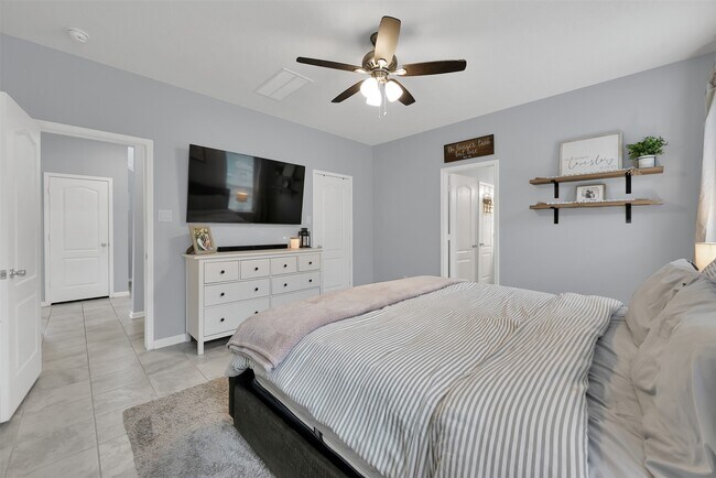 Building Photo - 1127 Littleton Ct