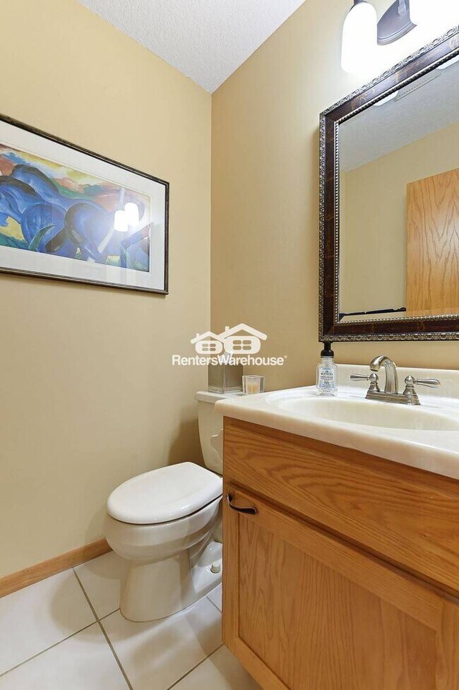 Building Photo - Available 12/1 - Beautiful Minnetonka Town...