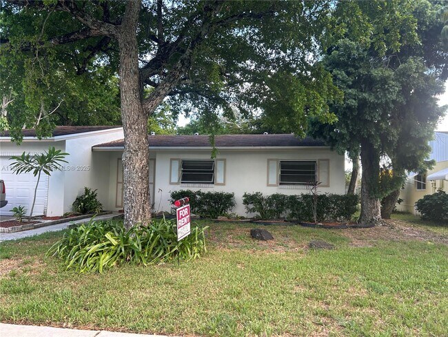 Primary Photo - 7262 SW 1st St