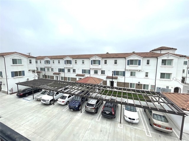 Building Photo - 521 N Erie St