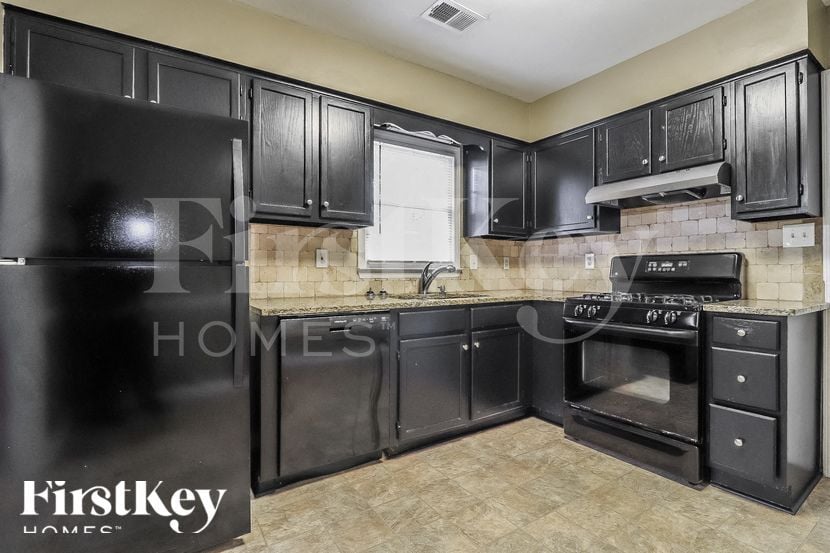 Building Photo - 276 Hollyberry Dr