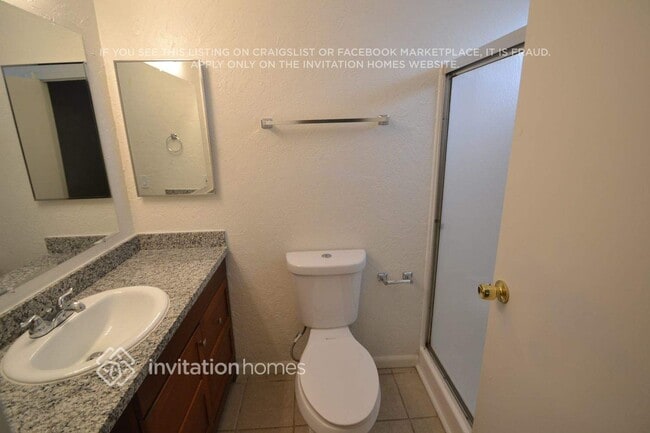 Building Photo - 7401 Blackthorne Way