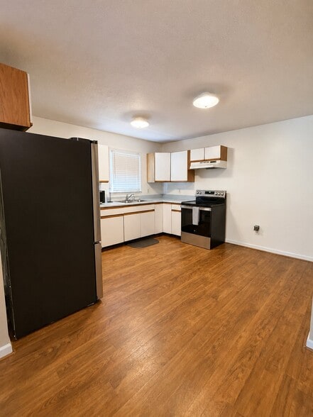 Building Photo - 111 Watzel Ln