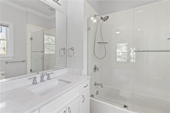 Building Photo - 255 Lindbergh Drive NE