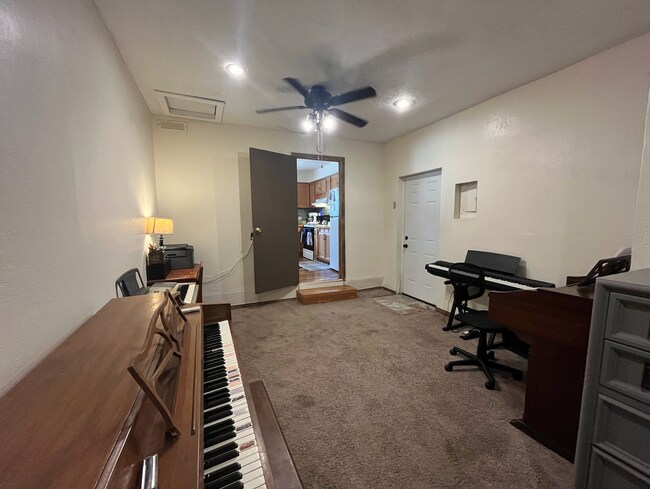 Building Photo - 15083 S Waco Ave