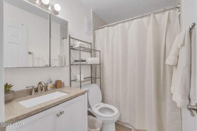 Building Photo - 1404 N Atlantic Ave