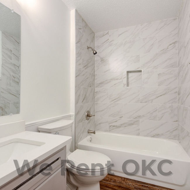 Building Photo - 1332 SW 77th Pl