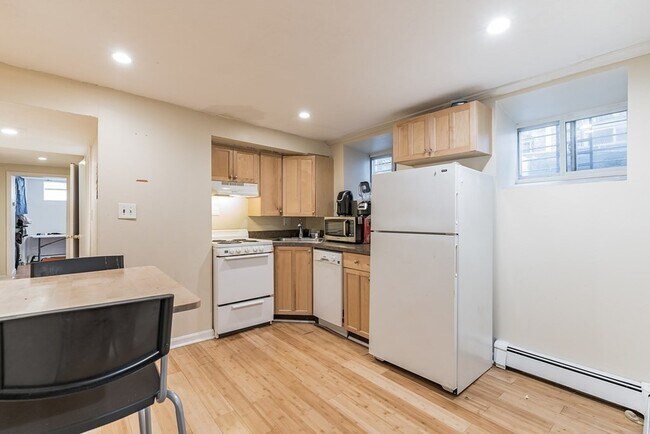 Building Photo - 136 Chiswick Rd