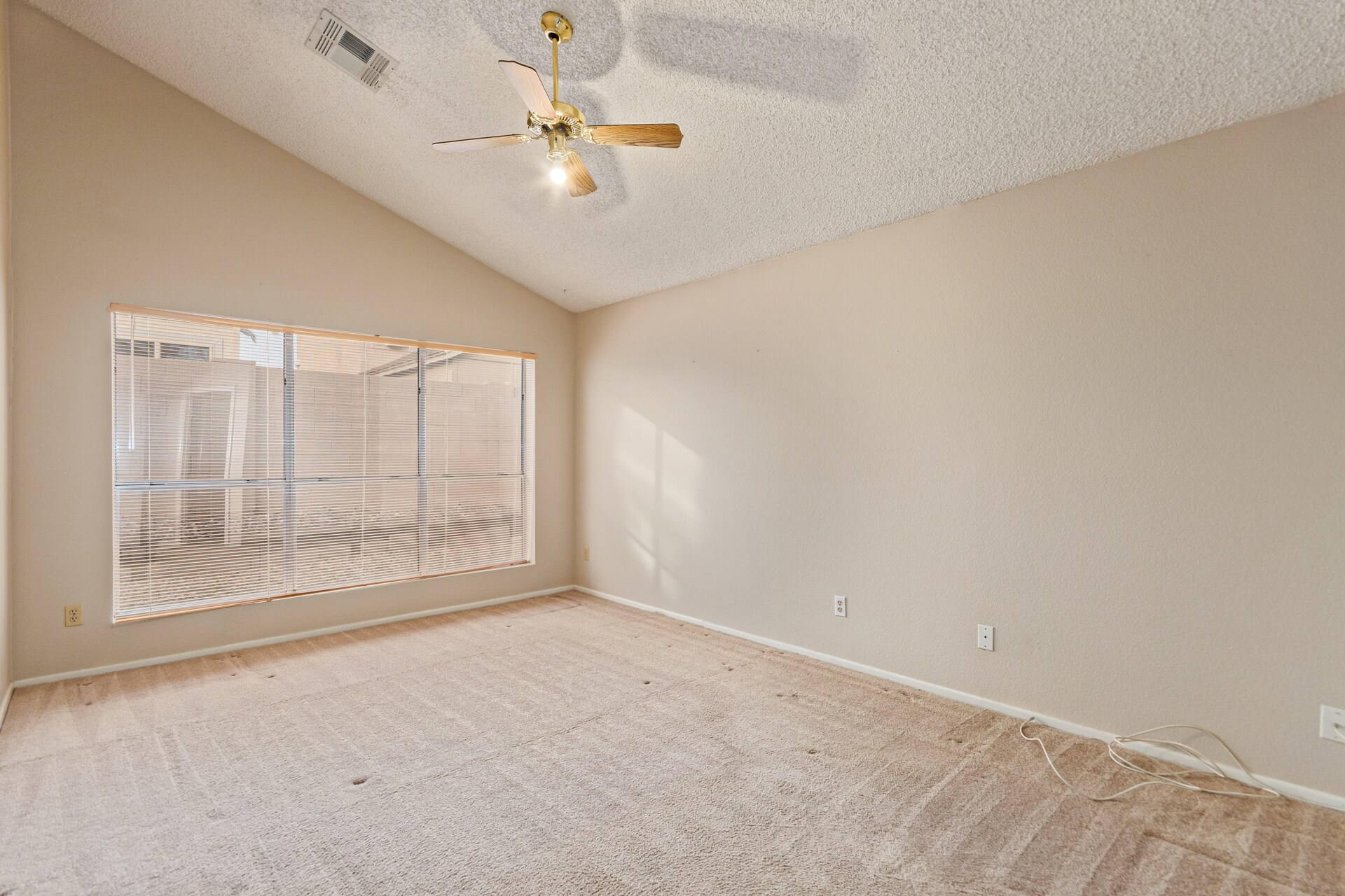 Building Photo - 518 E Wescott Dr