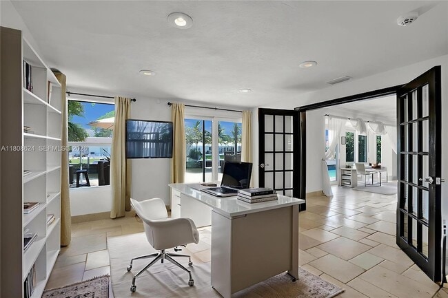 Building Photo - 3100 NE 56th Ct