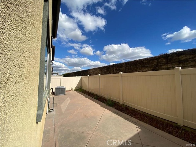 Building Photo - 690 Huron Pl