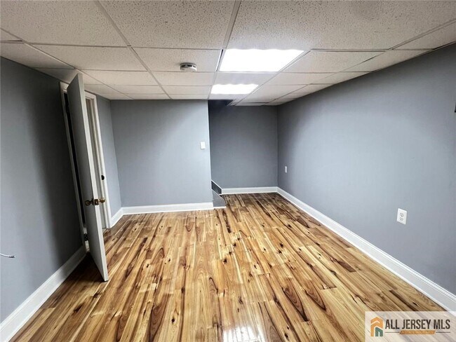 Building Photo - 406 Cranbury Rd