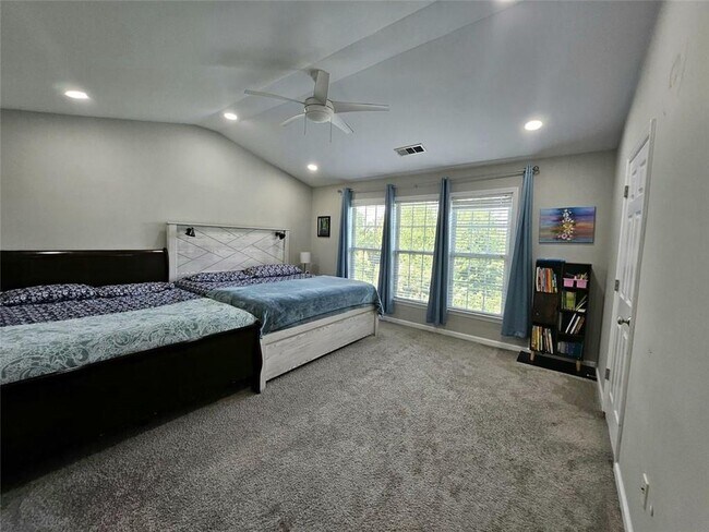 Building Photo - 3665 Moor Pointe Dr
