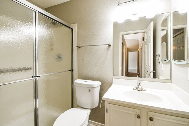 Building Photo - 6603 E Northridge St