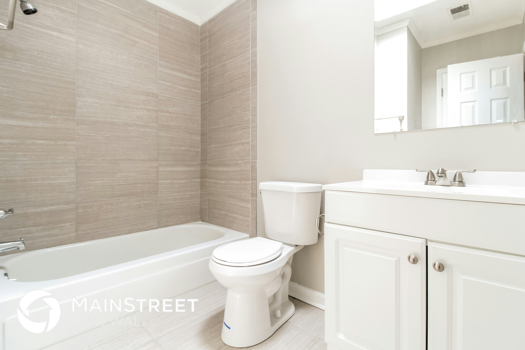 Building Photo - 1320 Howard Way