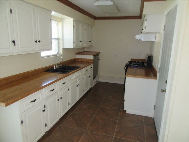 Building Photo - 2912 25th St N