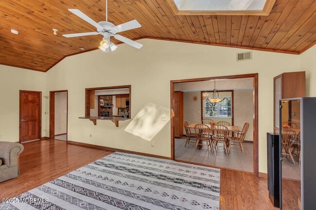 Building Photo - 9 Cherry Hill Ln