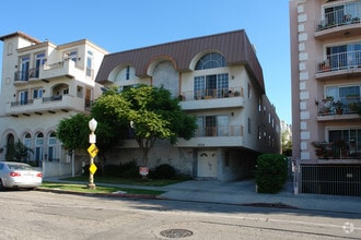 Building Photo - 1924 Pelham Ave