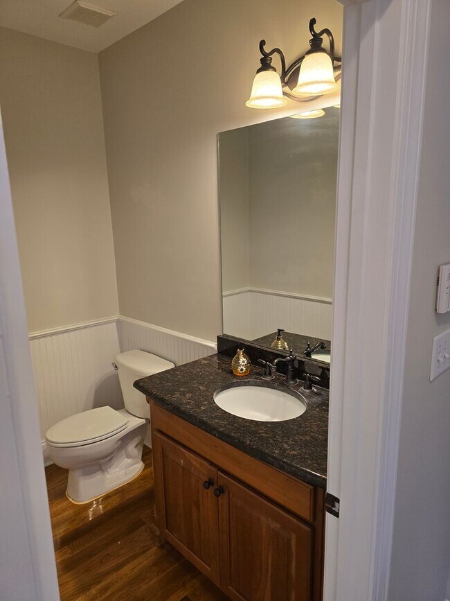 Building Photo - 3653 Pleasants Ridge Dr