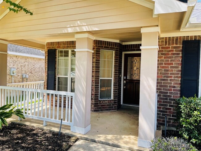 Building Photo - 10723 Lake Riata Ln
