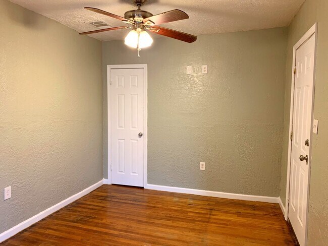 Building Photo - Pre-Leasing - Cozy 1-Bedroom Home Near Texas Tech!