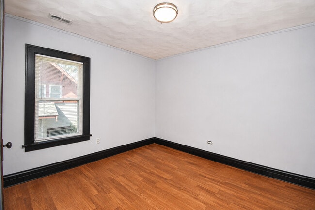 Building Photo - 600 Sunderlin St