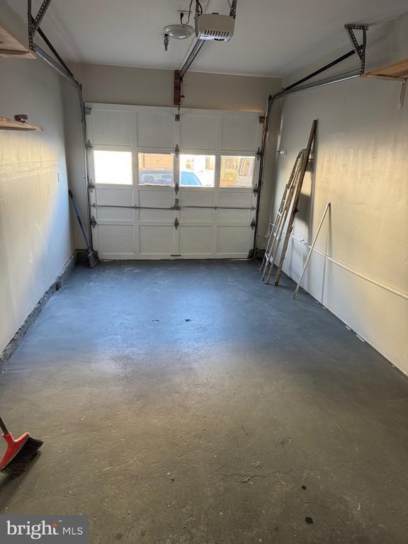 Building Photo - 13409 Shady Knoll Dr