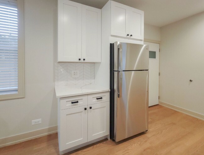 Building Photo - 1929 W Winona St