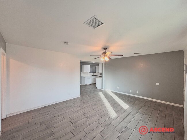 Building Photo - 3-Bedroom Home In East Bakersfield!