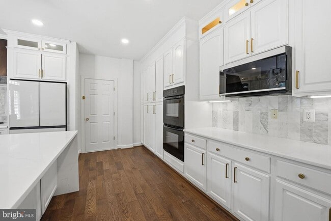 Building Photo - 7273 Tinsley Way