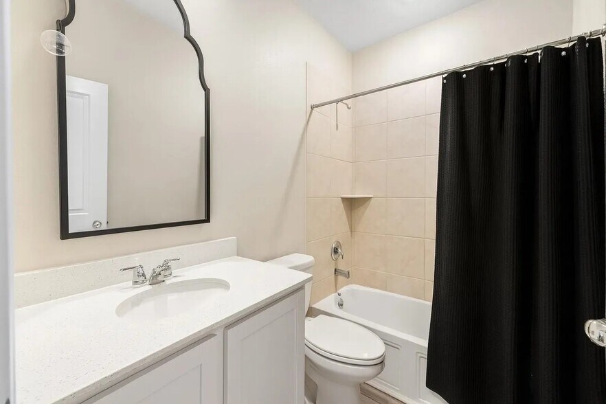 Building Photo - 7101 Crepe Myrtle Ave