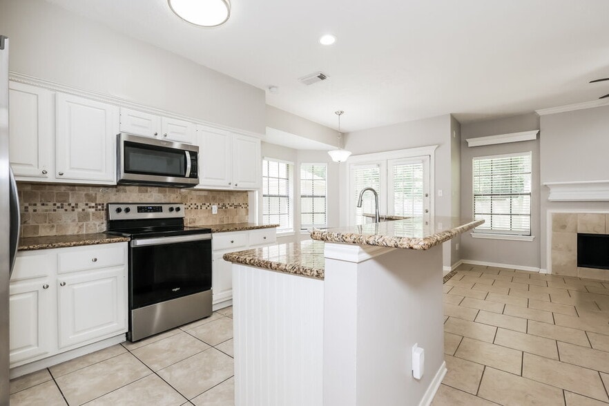 Building Photo - 4535 Echo Falls Dr