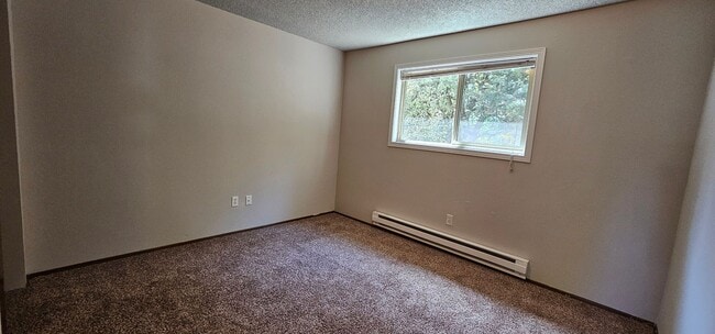 Building Photo - North Kitsap Home