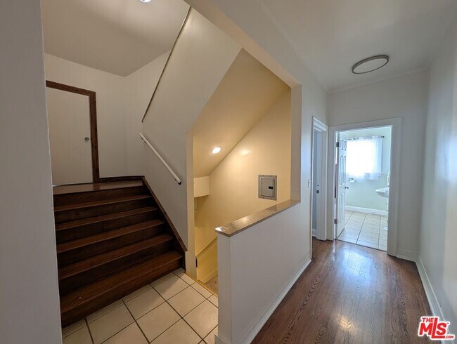 Building Photo - 2404 5th Ave