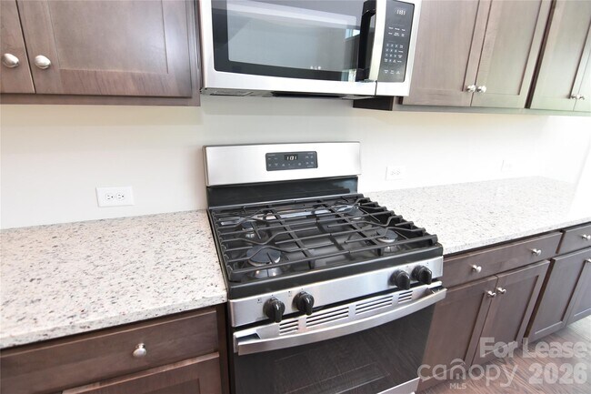 Building Photo - 1133 Overlake Dr