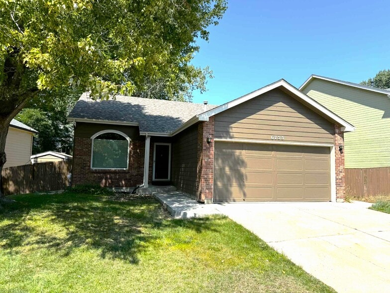 Building Photo - 6753 Amherst Ct