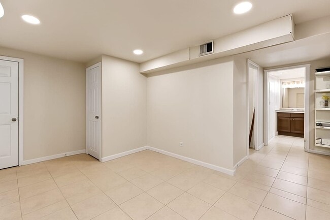 Building Photo - 640 Martense Ave