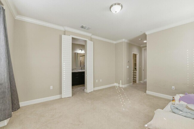 Building Photo - 819 Maddox Loop