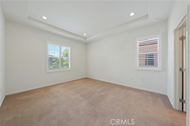 Building Photo - 75 Emerald Clover
