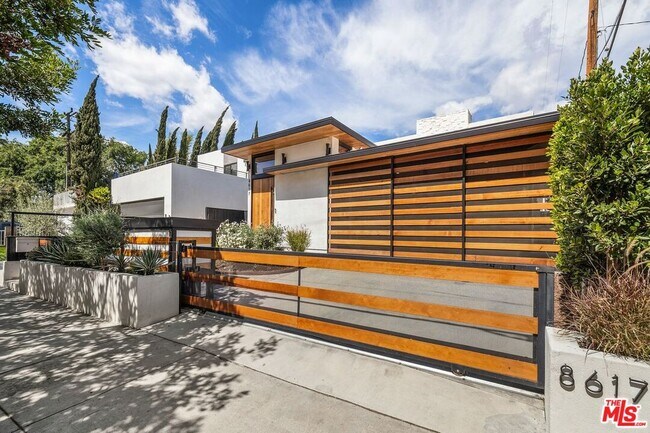 Primary Photo - 8617 Higuera St