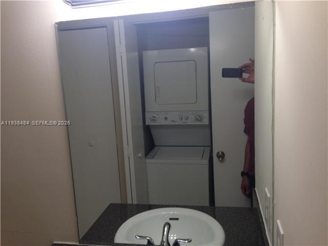 Building Photo - 8255 SW 152nd Ave