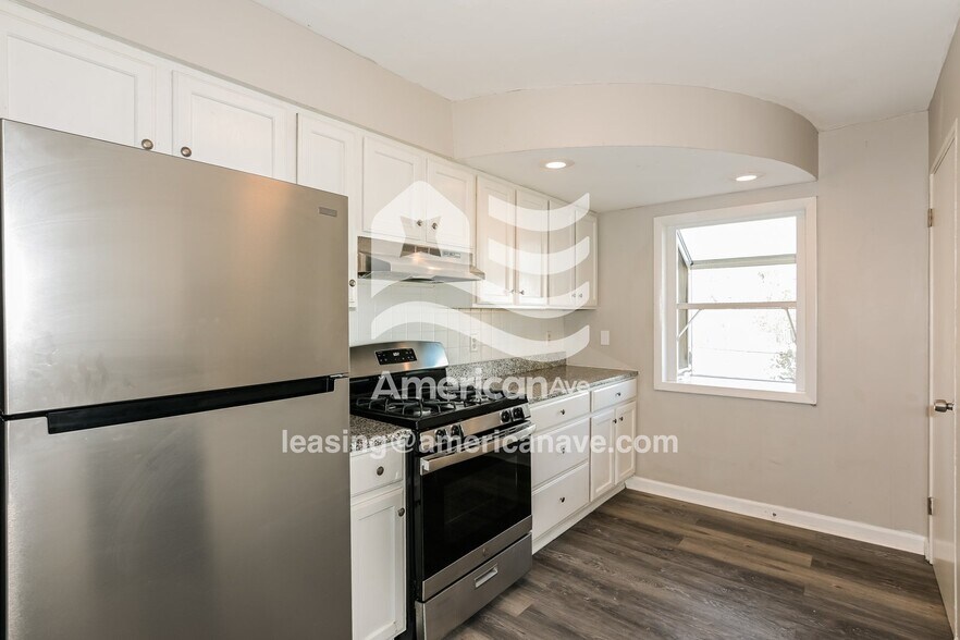 Building Photo - 1657 Mowbry Ln