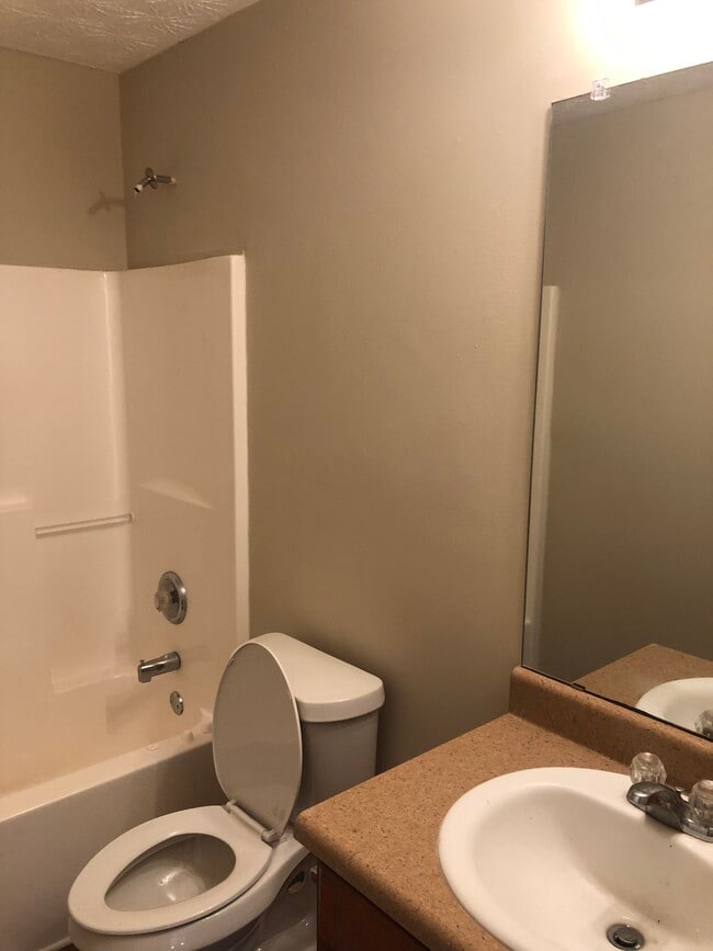 Bathroom 1 - 1414 Schley Plz