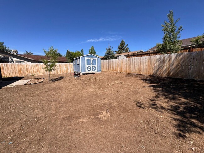 Building Photo - 695 Cameron Way