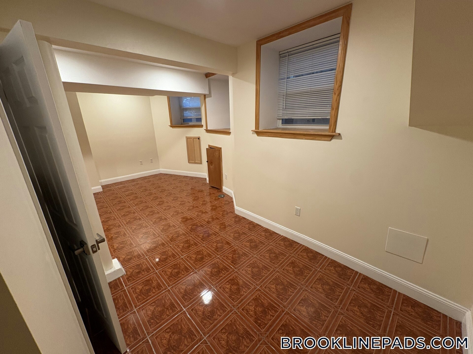 Building Photo - 191 Winthrop Rd