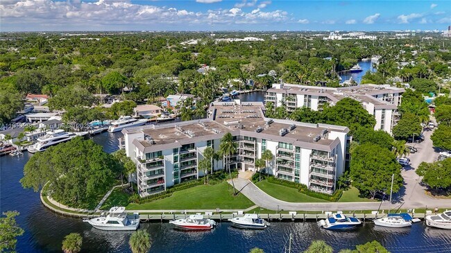 Building Photo - 1350 River Reach Dr